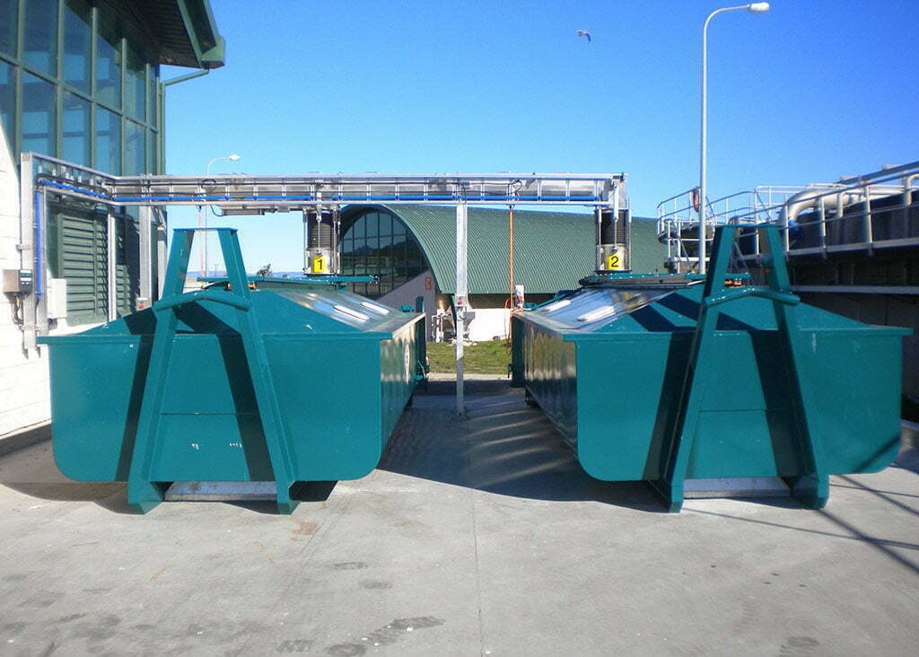 Self-Levelling Skip Bins2 conveyor industries self-levelling skip bins